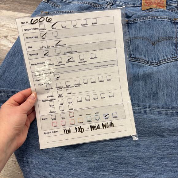 Levi's 501XX Red Tab  Blue Mens 34x31 Straight Leg Button Fly Mid Wash‎ Jeans - Picture 8 of 12